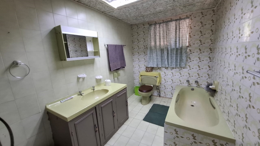 4 Bedroom Property for Sale in Safari Gardens North West